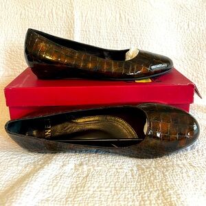 EUC Vaneli Brown Crocodile Flats